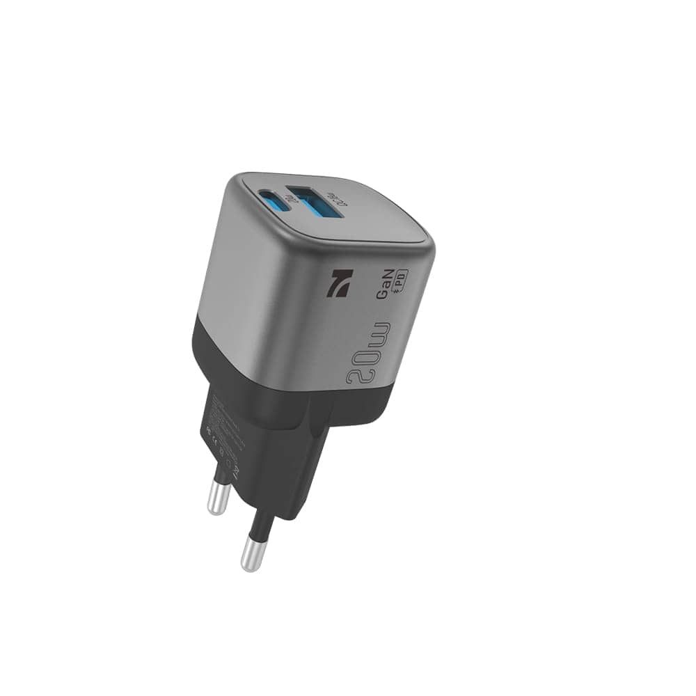Chargeur mural compact gris et noir avec ports USB-C et USB-A, affichant 20W et GaN. — vue 1
